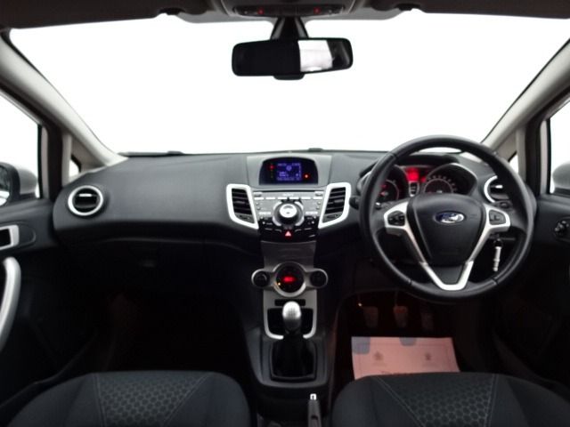2012 FORD FIESTA 1.4 TITANIUM TDCI 5d image 4