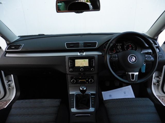 2011 VOLKSWAGEN PASSAT 2.0 SPORT TDI image 4