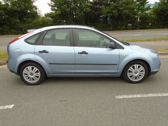 2006 Ford Focus LX TDCI image 2