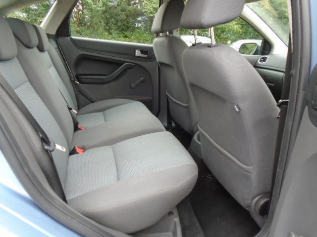 2006 Ford Focus LX TDCI image 5