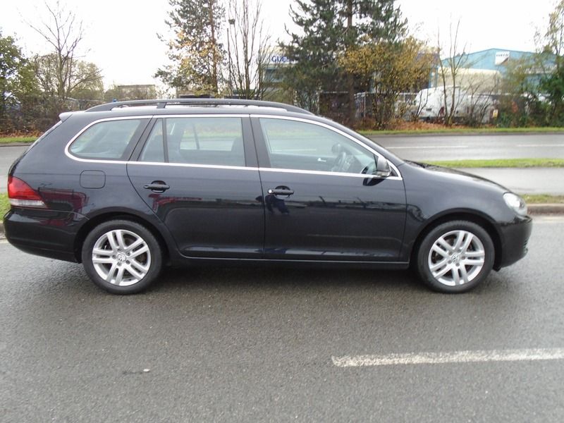 2011 Volkswagen Golf TDi SE TDI image 2