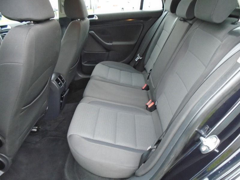 2011 Volkswagen Golf TDi SE TDI image 5