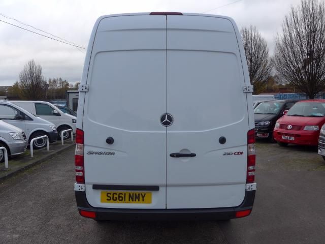 2011 MERCEDES-BENZ SPRINTER 210 CDI image 4