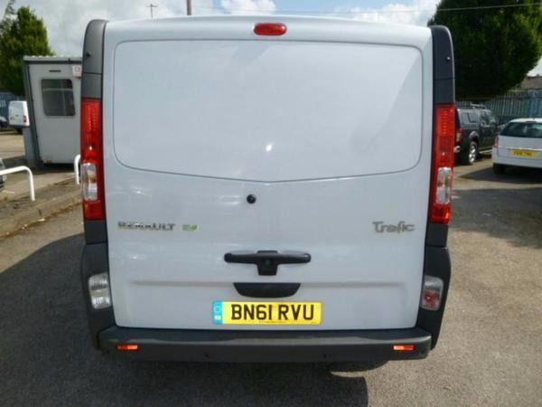 2011 RENAULT TRAFIC SL29 DCI image 3
