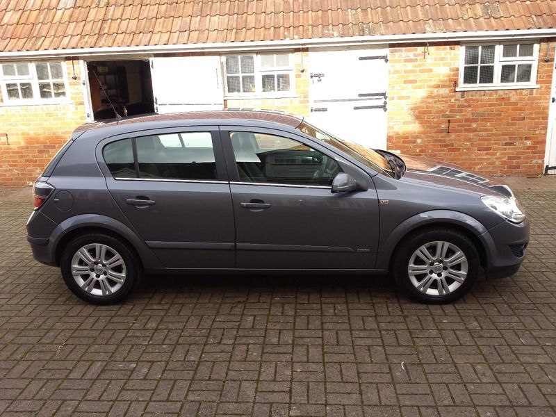 2007 Vauxhall Astra Design 16V image 2