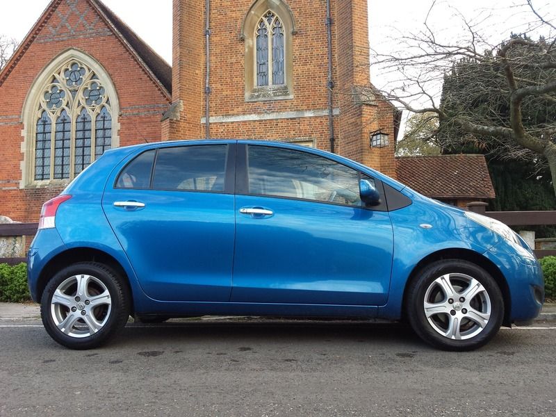 2010 Toyota Yaris TR Vvt-i image 2