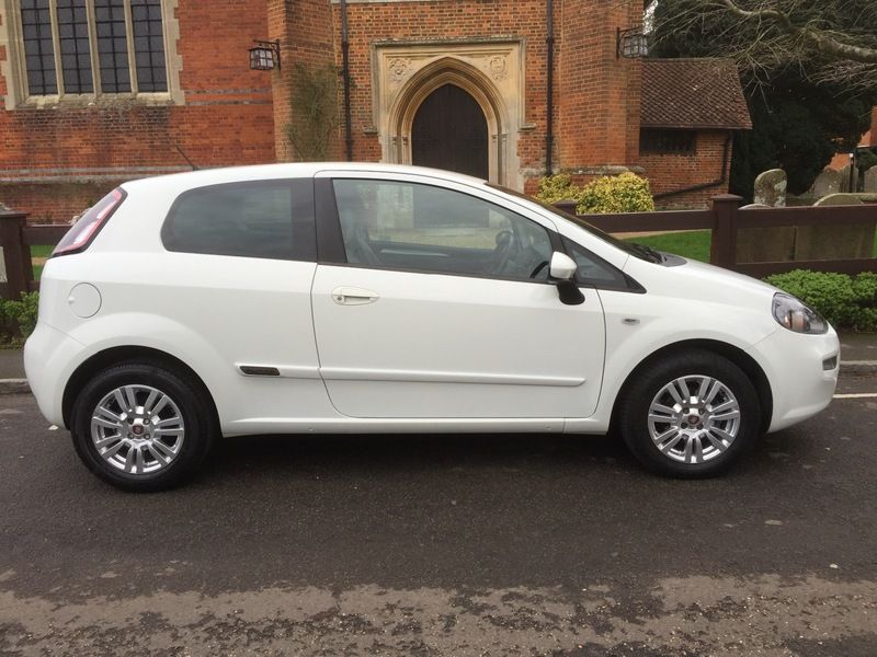 2012 Fiat Punto Easy image 2
