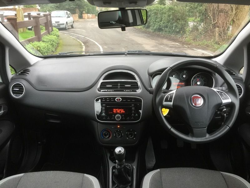 2012 Fiat Punto Easy image 4