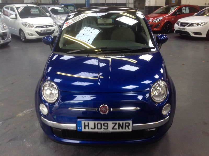 2009 Fiat 500 Lounge image 2