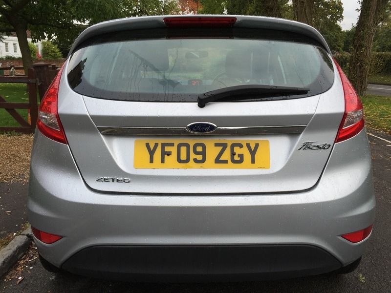 2009 Ford Fiesta Zetec image 3