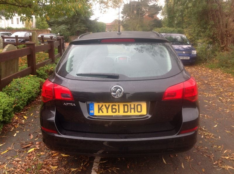 2011 Vauxhall Astra Exclusiv Cdti Ecoflex S/S image 3