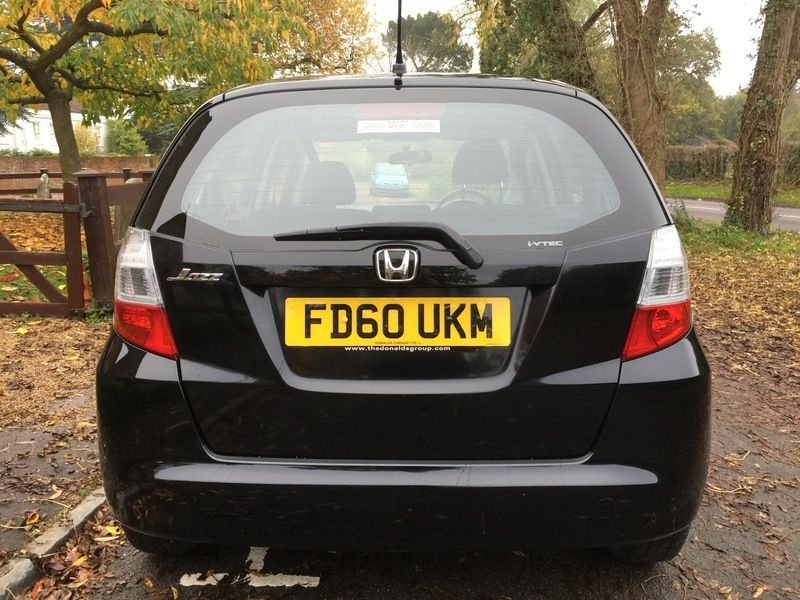 2011 Honda Jazz I-vtec ES image 3