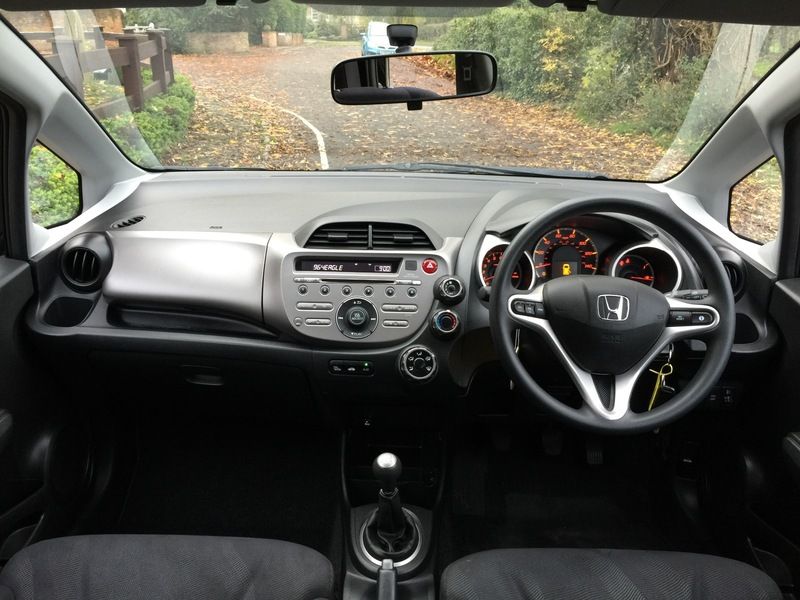 2011 Honda Jazz I-vtec ES image 4