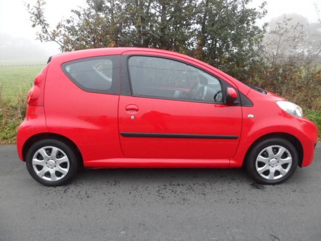 2009 PEUGEOT 107 1.0 URBAN 3d image 2