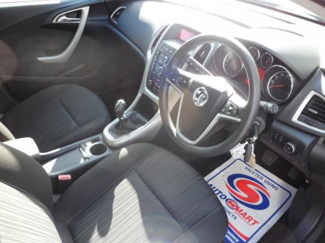 2011 VAUXHALL ASTRA 1.2 EXCLUSIV CDTI image 4