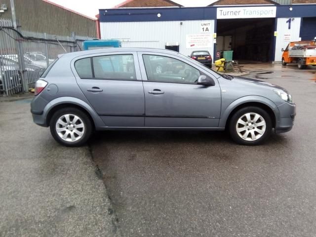 2004 VAUXHALL ASTRA 1.6 CLUB image 2