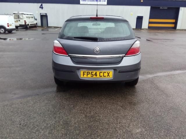 2004 VAUXHALL ASTRA 1.6 CLUB image 3