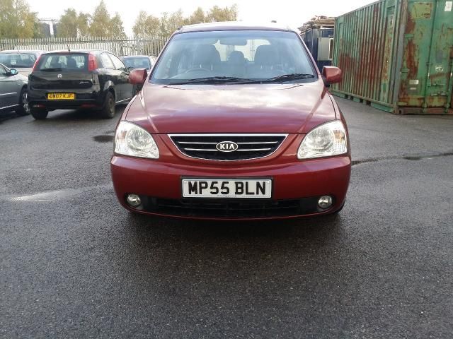 2005 KIA CARENS 2.0 LE 16V CRDI 5d image 1