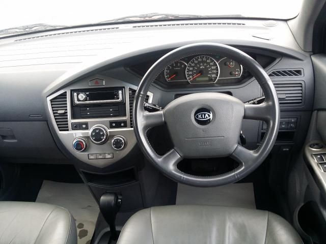 2005 KIA CARENS 2.0 LE 16V CRDI 5d image 4