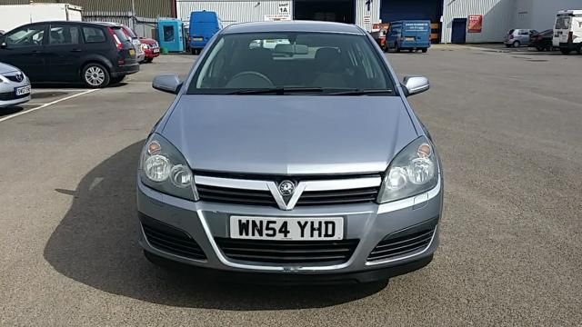2004 VAUXHALL ASTRA 1.4 CLUB 16V TWINPORT 5d image 1