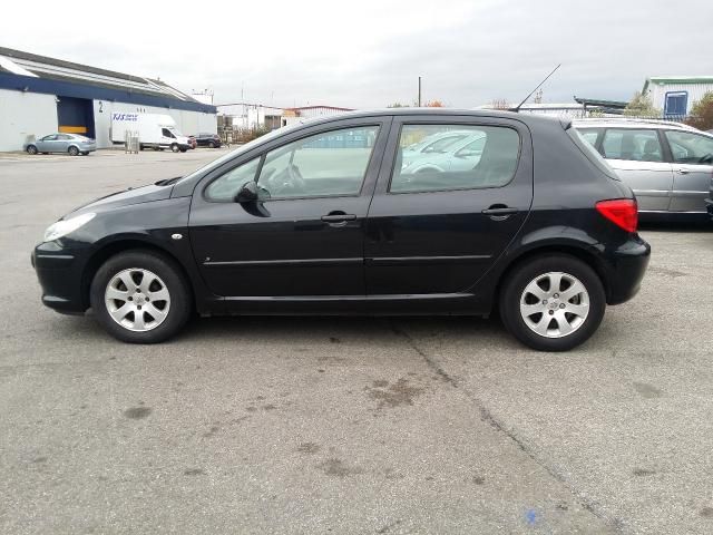 2005 PEUGEOT 307 1.6 S 5d image 2