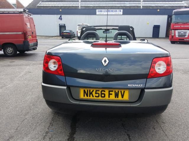 2006 RENAULT MEGANE 1.6 DYNAMIQUE VVT 2d image 3