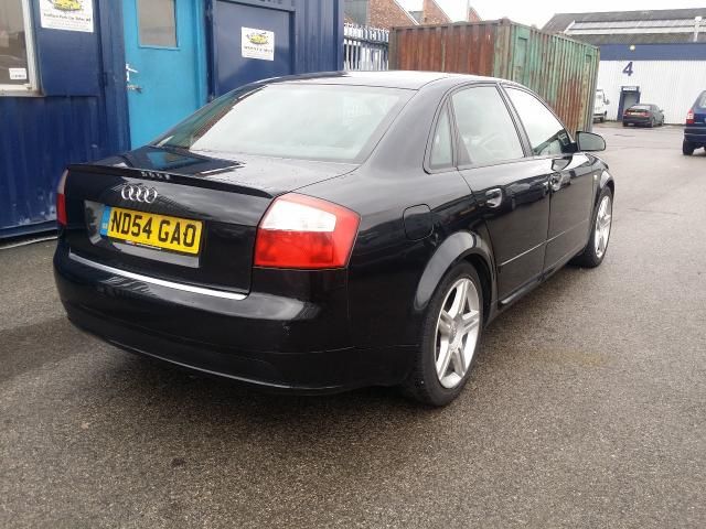 2004 AUDI A4 1.9 TDI SPORT 4d image 3