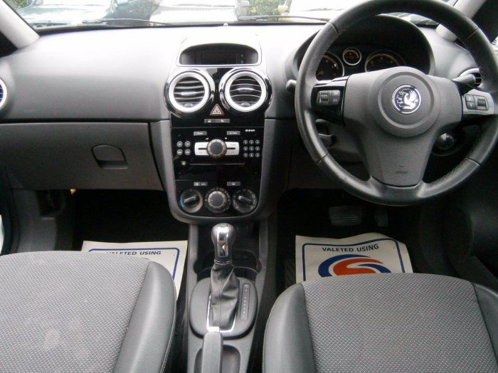 2008 Vauxhall Corsa 1.4i 16V Design 3dr image 4