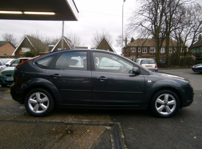 2008 Ford Focus 1.8 Zetec 5dr image 2