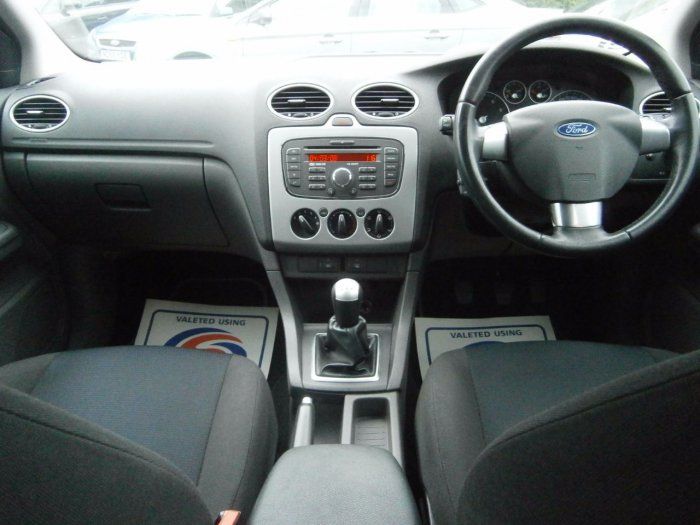 2008 Ford Focus 1.8 Zetec 5dr image 4