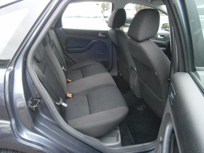 2008 Ford Focus 1.8 Zetec 5dr image 5