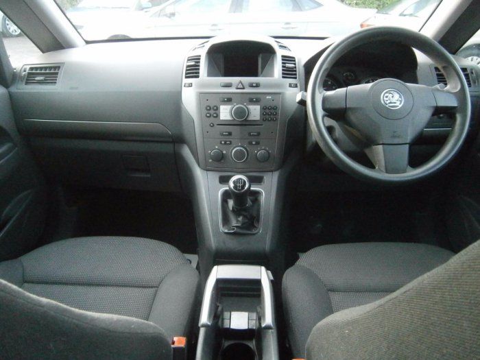2006 Vauxhall Zafira 1.6i Life 5dr image 4