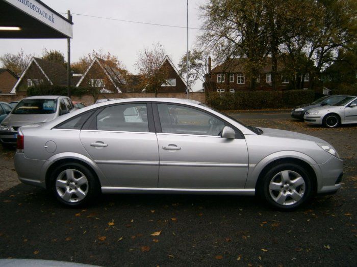 2007 Vauxhall Vectra 1.9 CDTi Exclusiv 5dr image 2