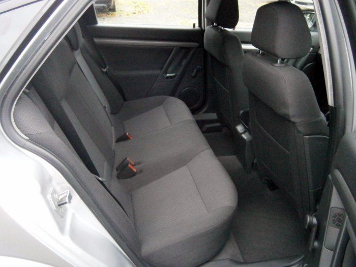 2007 Vauxhall Vectra 1.9 CDTi Exclusiv 5dr image 5