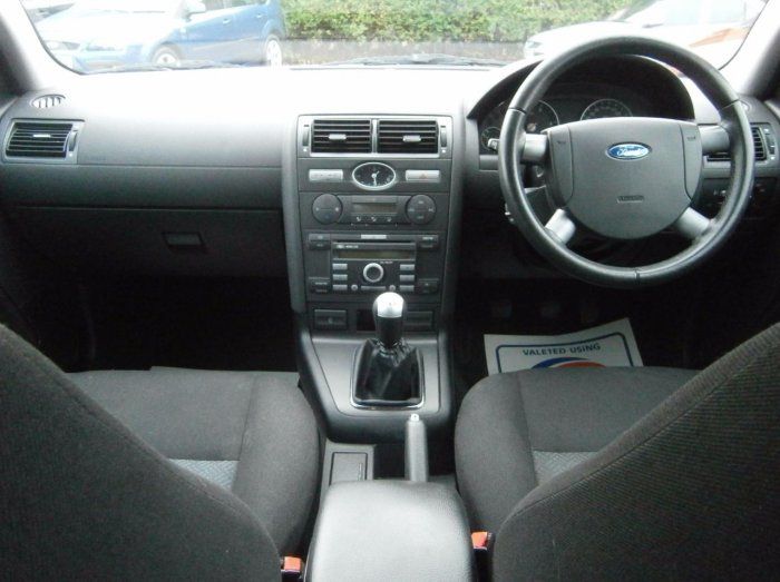 2007 Ford Mondeo 2.0TDCi 115 Edge 5dr image 4