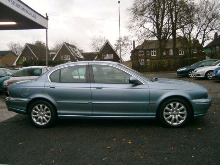 2003 Jaguar X-Type 2.5 V6 SE 4dr image 2
