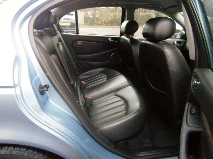 2003 Jaguar X-Type 2.5 V6 SE 4dr image 5