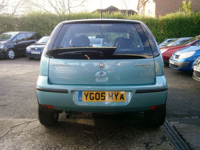 2005 Vauxhall Corsa 1.2i 16V SXi 3dr image 3