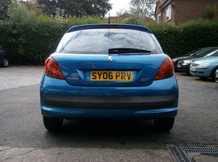 2006 Peugeot 207 1.4 16V Sport 3dr image 3