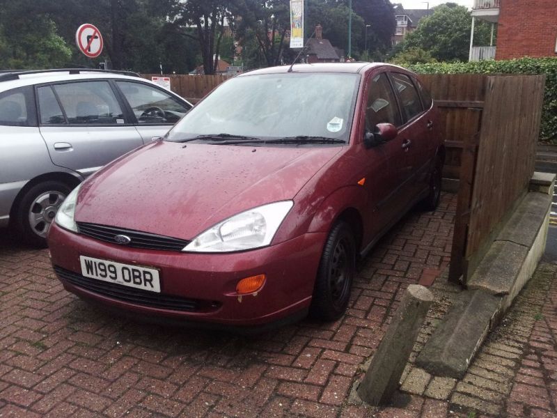 2000 Ford Focus TDi image 1