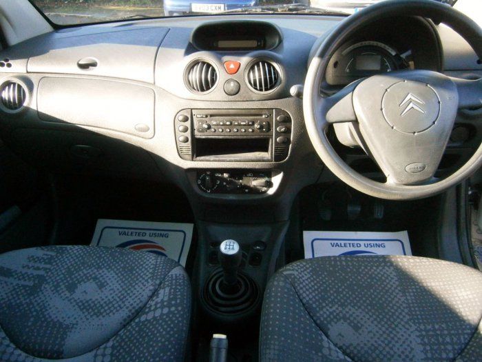 2004 Citroen C2 1.1i L 3dr image 4