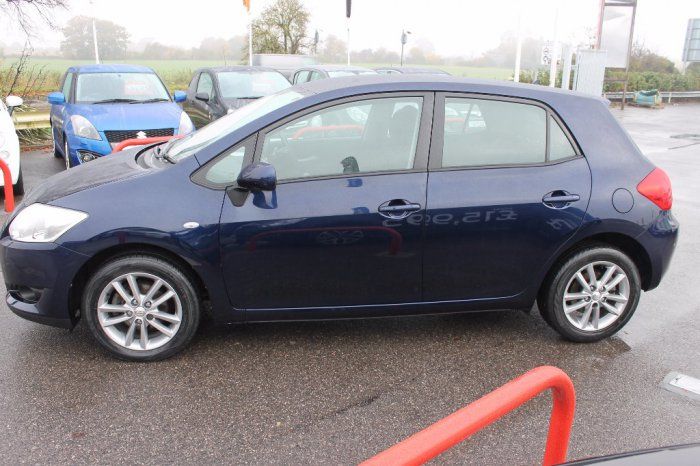 2009 Toyota Auris 1.6 V-Matic TR 5dr image 2