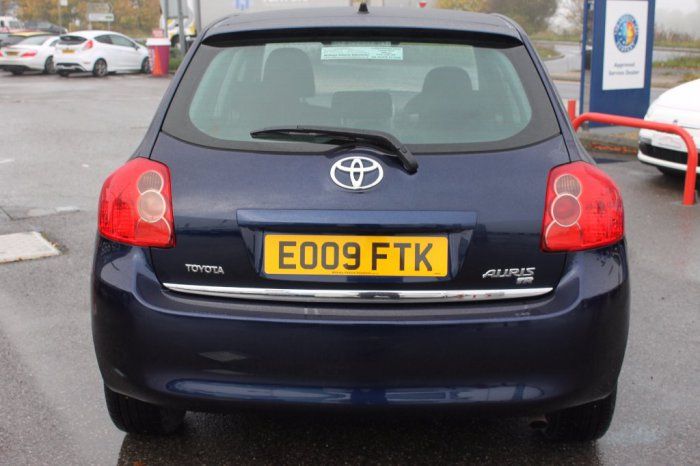 2009 Toyota Auris 1.6 V-Matic TR 5dr image 3