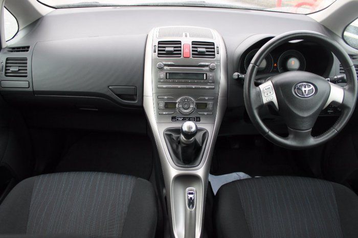 2009 Toyota Auris 1.6 V-Matic TR 5dr image 4