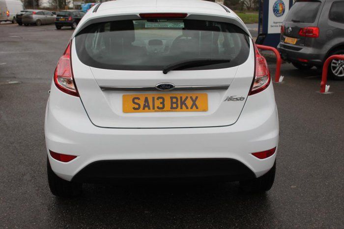 2013 Ford Fiesta 1.25 Zetec 3dr image 3