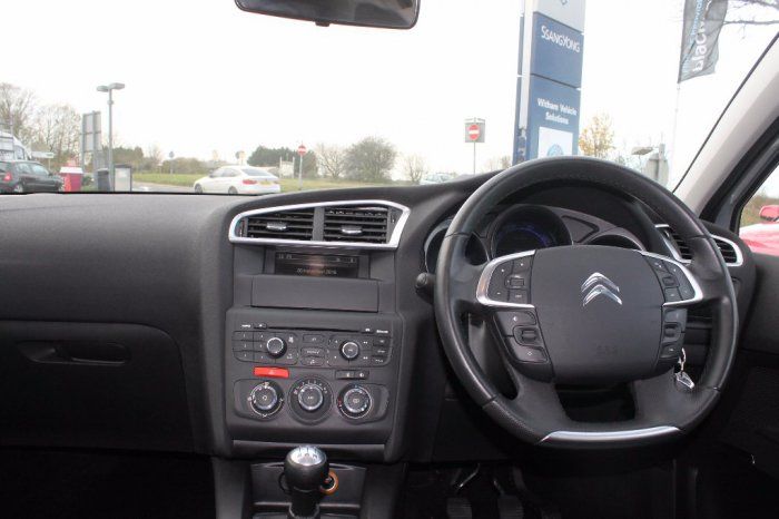 2012 Citroen C4 1.6 HDi 16v VTR+ 5dr image 4