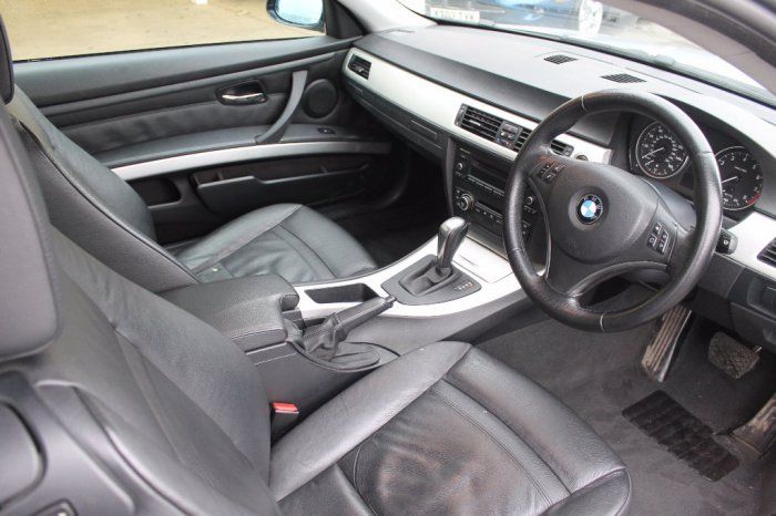 2007 BMW 3 Series 2.5 325i SE 2dr image 3