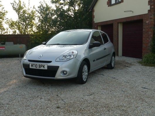 2010 RENAULT CLIO 1.5 DCi ECO2 image 1