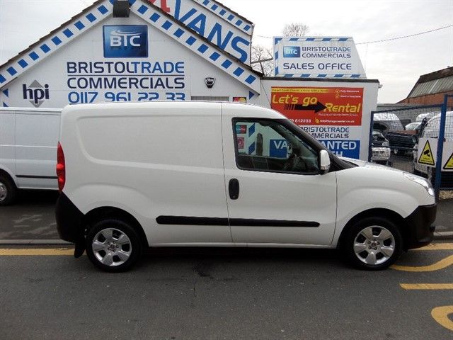 2010 Fiat Doblo image 2