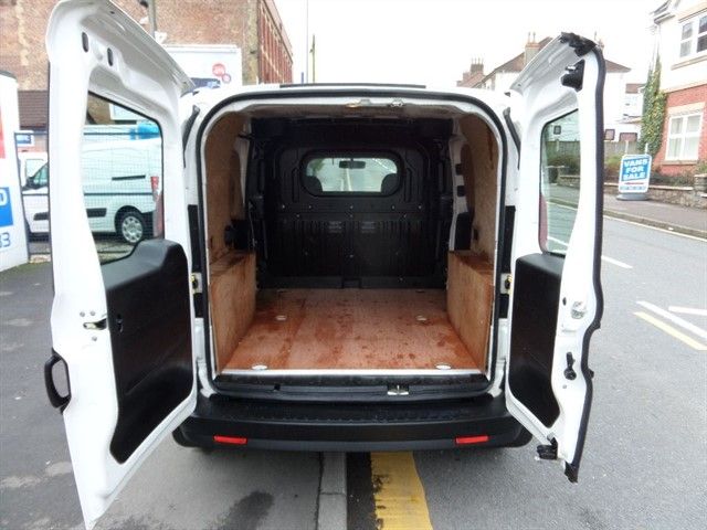 2010 Fiat Doblo image 4